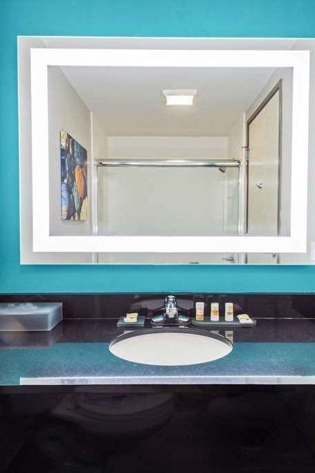 Hotel La Quinta Inn & Suites by Wyndham Jamestown photo 4