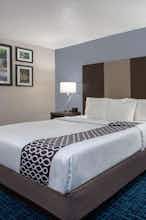 Hotel LQ Peru Starved Rock St Park photo 1