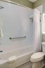 Hotel Days Inn & Suites by Wyndham Port Arthur photo 4