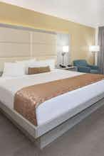 Hotel Ramada Burbank Airport photo 1