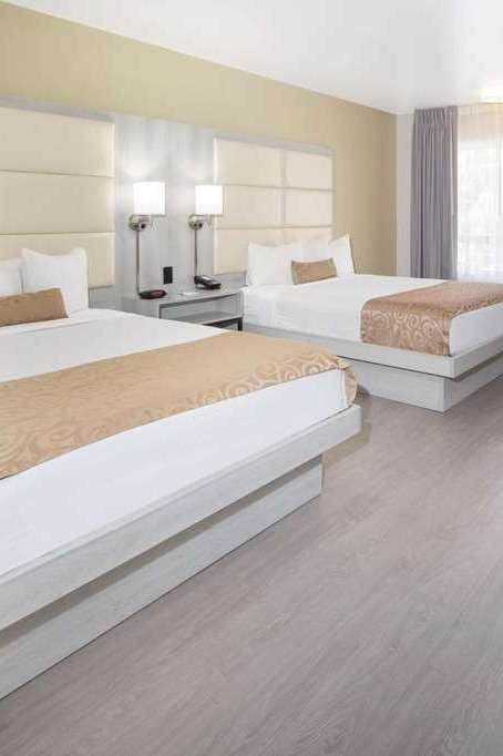 Hotel Ramada by Wyndham Burbank Airport photo 2