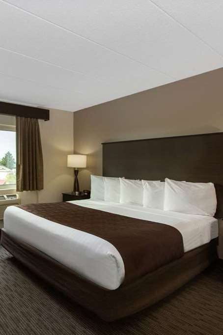 Hotel AmericInn by Wyndham Apple Valley photo 1