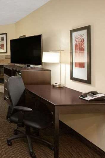 Hotel AmericInn by Wyndham Apple Valley photo 3