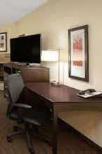 Hotel AmericInn by Wyndham Apple Valley photo 3