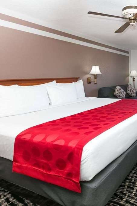 Hotel Ramada by Wyndham Oklahoma City Airport North photo 1