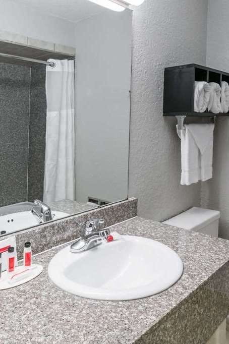 Hotel Ramada by Wyndham Oklahoma City Airport North photo 5