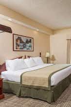 Hotel Baymont IS Columbia Maury photo 1