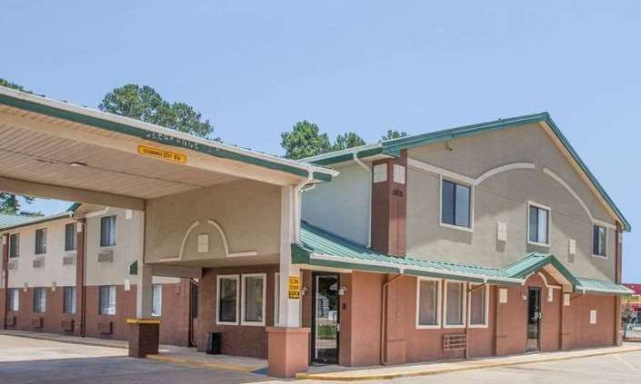 Super 8 by Wyndham Natchitoches
