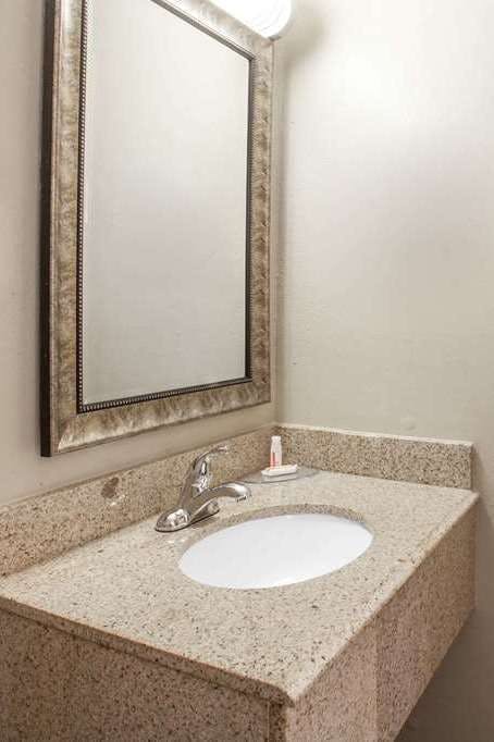 Hotel Super 8 by Wyndham Natchitoches photo 5