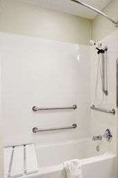 Hotel Microtel Inn & Suites by Wyndham Bridgeport photo 5