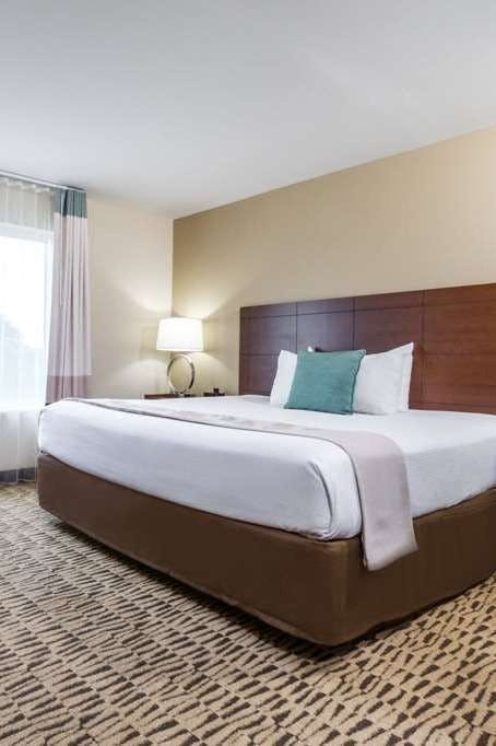 Hotel Hawthorn Suites Wheeling photo 1