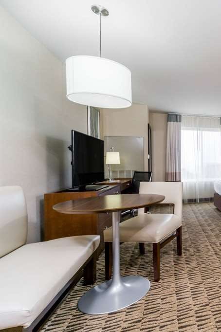 Hotel Hawthorn Suites Wheeling photo 3