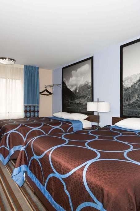 Hotel Super 8 by Wyndham Longmont/Twin Peaks photo 2