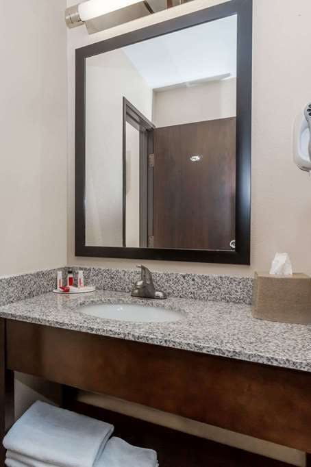 Hotel Super 8 by Wyndham Longmont/Twin Peaks photo 4