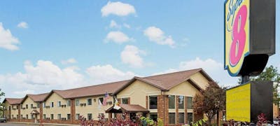 Super 8 Longmont/Twin Peaks