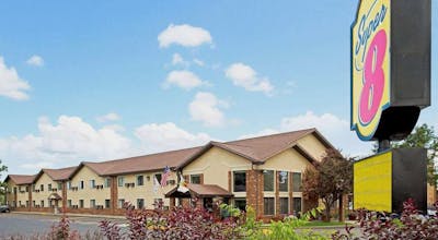 Super 8 by Wyndham Longmont/Twin Peaks