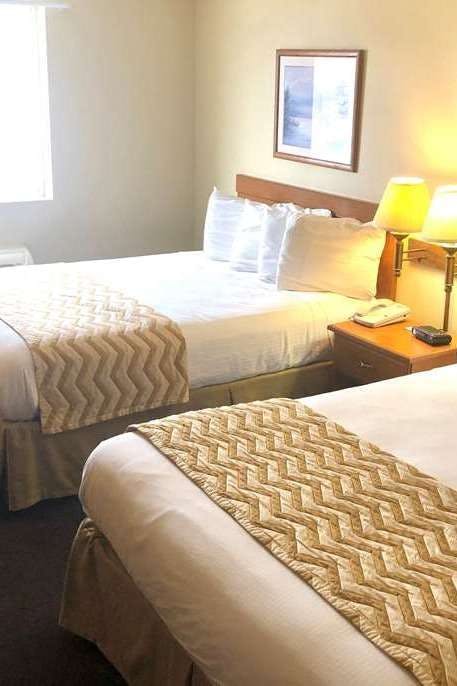 Hotel Travelodge by Wyndham Grand Island photo 2