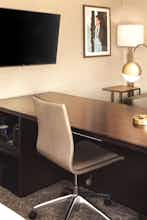 Hotel Embassy Suites Tysons Corner photo 3