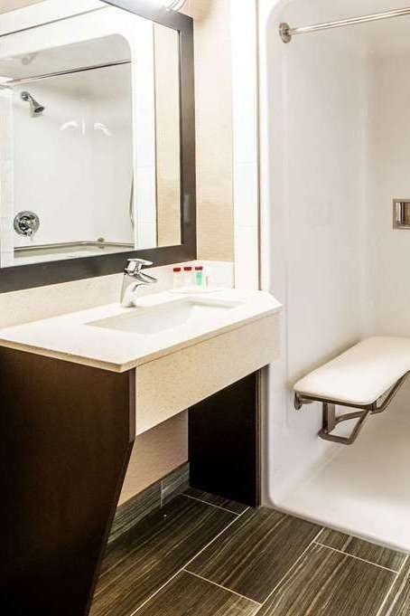 Hotel Ramada Moose Jaw photo 3