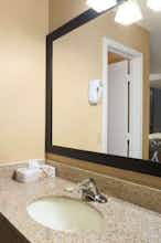 Hotel Super 8 by Wyndham Henryetta photo 4