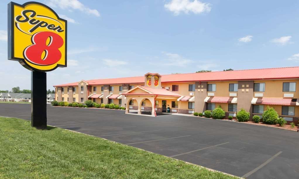 Super 8 Bowling Green KY