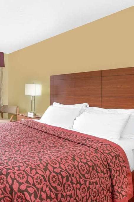 Hotel Days Inn by Wyndham Newton photo 1