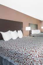 Hotel Days Inn Watertown photo 2