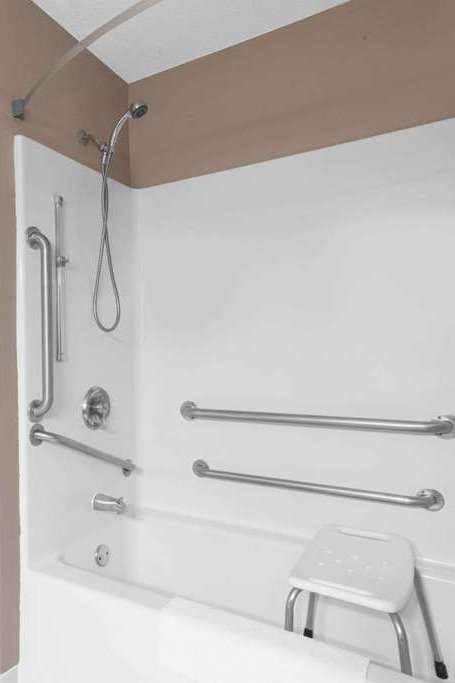 Hotel Days Inn by Wyndham Watertown photo 4