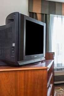 Hotel Baymont by Wyndham Cornelia photo 4