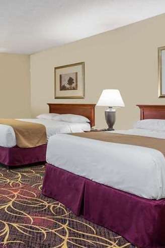 Hotel Baymont by Wyndham Cornelia photo 2