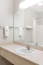 Hotel Super 8 by Wyndham Columbia East photo 5