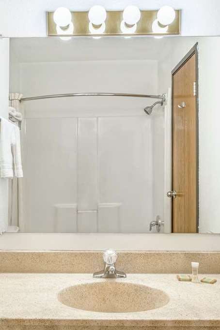 Hotel Super 8 by Wyndham Price photo 4