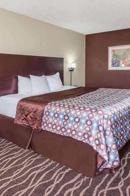 Hotel Days Inn & Suites by Wyndham Casey photo 2