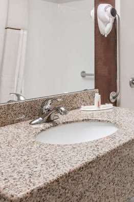 Hotel Days Inn & Suites by Wyndham Casey photo 5