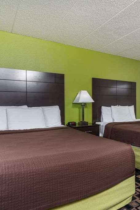 Hotel Baymont by Wyndham Bloomington MSP Airport photo 2