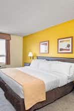 Hotel Super 8 Barrie South photo 1