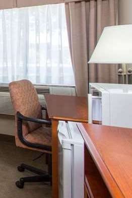 Hotel AmericInn Beloit photo 2