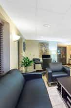 Hotel AmericInn Beloit photo 5