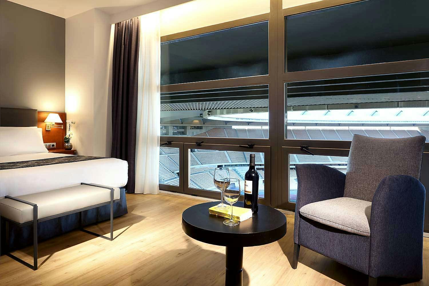 Hotel Exe Isla Cartuja photo 2