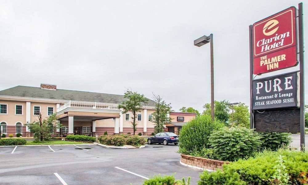 Clarion Hotel Palmer Inn