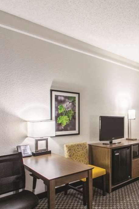 Hotel La Quinta Inns & Suites by Wyndham Orem University Pwy/Provo photo 3