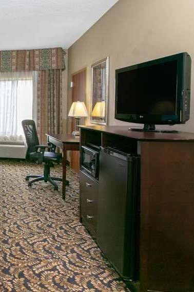 Hotel Days Inn by Wyndham Tulsa Central photo 5