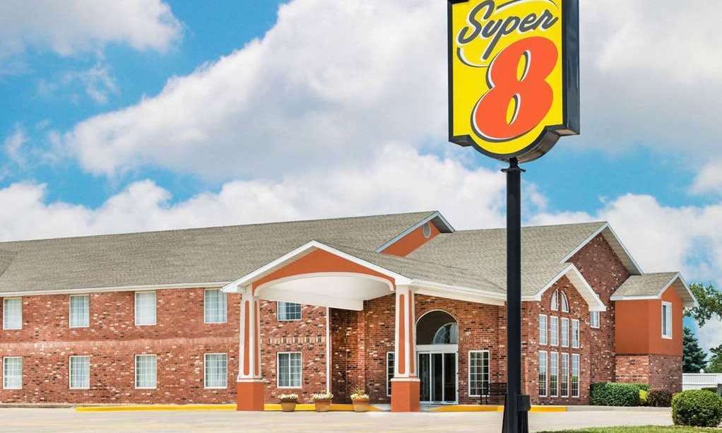 Super 8 by Wyndham Bolivar