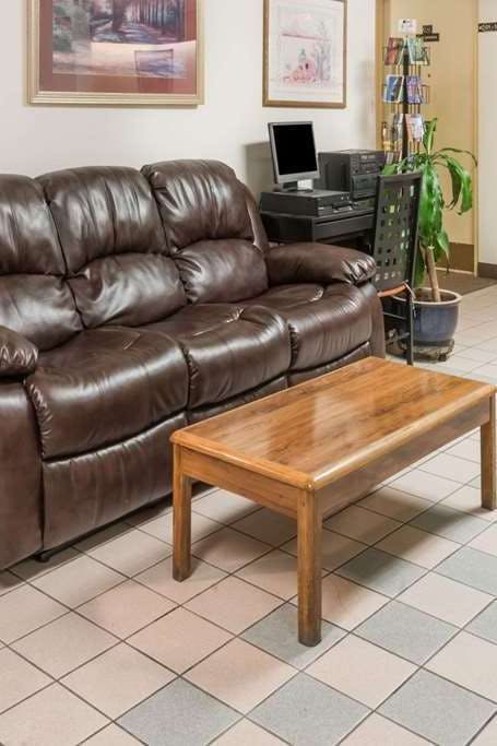 Hotel Super 8 by Wyndham Laramie photo 5