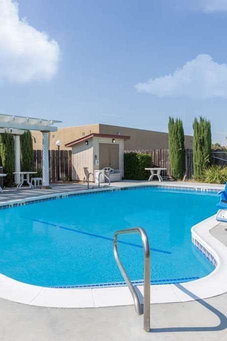 Hotel Super 8 by Wyndham Corning photo 4