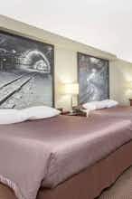 Hotel Super 8 Red Lake ON photo 2