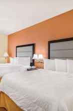Hotel Baymont Inn Fayetteville photo 2