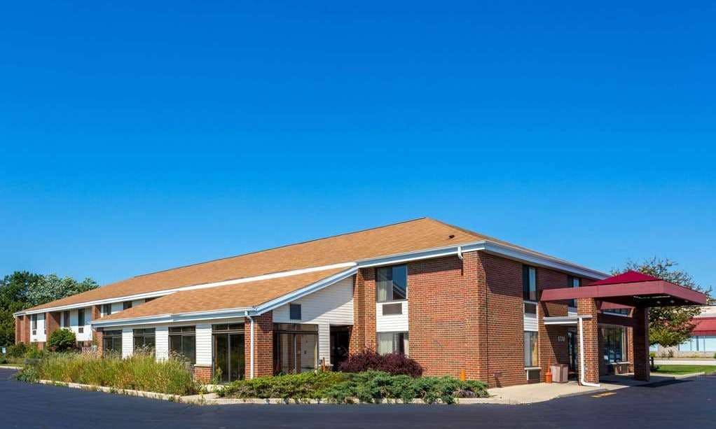Super 8 by Wyndham Watertown WI
