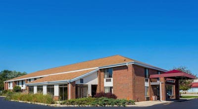 Super 8 by Wyndham Watertown WI