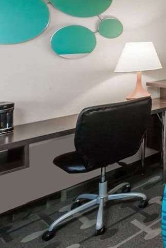 Hotel Howard Johnson by Wyndham Romulus Detroit Metro Airport photo 3